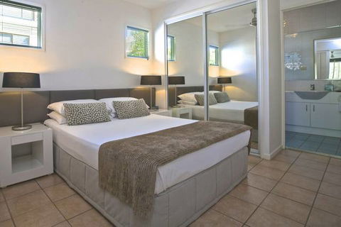 Port Douglas Apartments - New South Wales Tourism  0