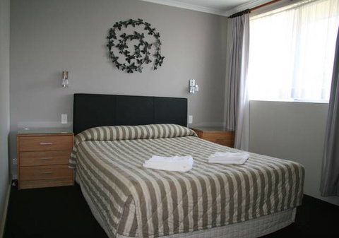 Queensgate Motel - New South Wales Tourism  1