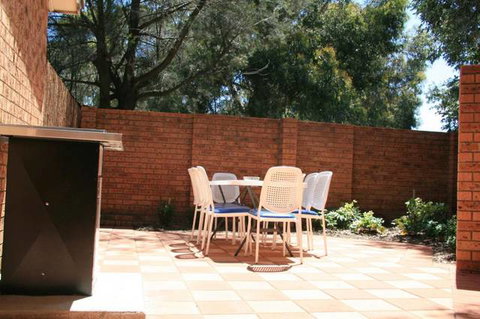 Queensgate Motel - New South Wales Tourism  5