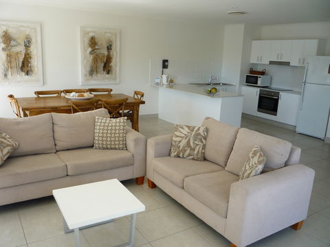 Regatta Riverfront Apartments - New South Wales Tourism  7