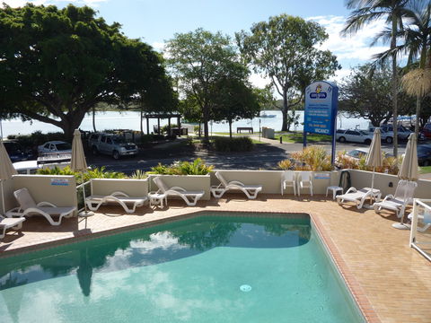 Regatta Riverfront Apartments - New South Wales Tourism  6