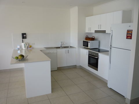 Regatta Riverfront Apartments - New South Wales Tourism  8
