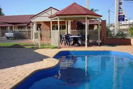 Roma Mid Town Motor Inn - New South Wales Tourism  0