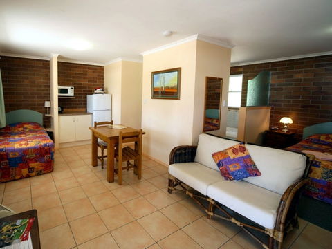 Rubyvale Motel & Holiday Units - New South Wales Tourism  0