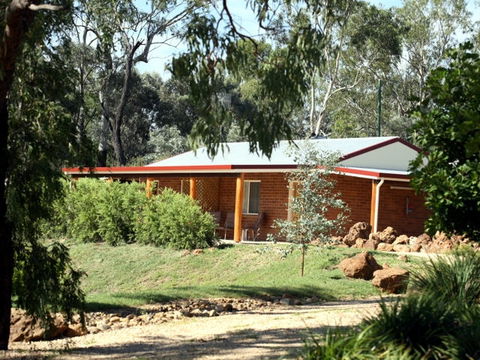 Rubyvale Motel & Holiday Units - New South Wales Tourism  2