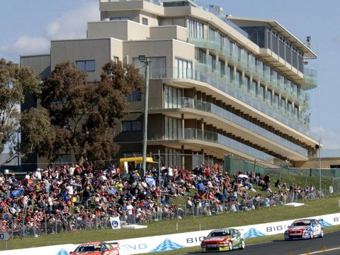 Rydges Mount Panorama Bathurst - New South Wales Tourism  1