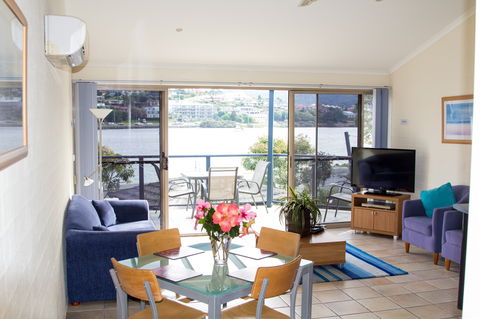 Sails Luxury Apartments - New South Wales Tourism  1