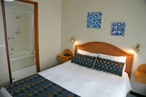 Sapphire Waters Motor Inn - New South Wales Tourism  5