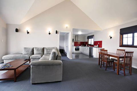 Scarlet Woods Chalet - New South Wales Tourism  0