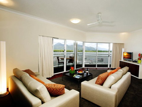 Shangri-La Hotel, The Marina, Cairns - New South Wales Tourism  2