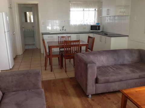 Silver Sands Apartments - New South Wales Tourism  0