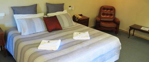 Sisleys Motel - New South Wales Tourism  0