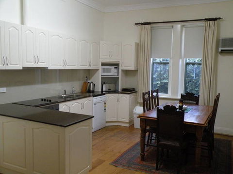 Smith Street Villa (Naracoorte Cottages) - New South Wales Tourism  1