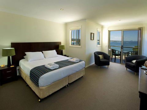 Solitary Islands Lodge - New South Wales Tourism  2