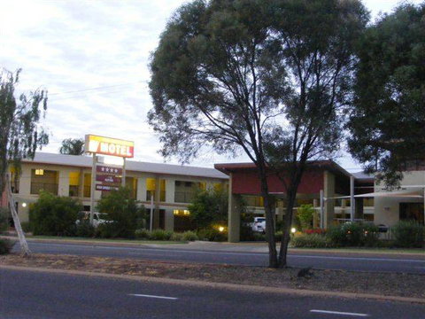 Spinifex Motel - New South Wales Tourism  8