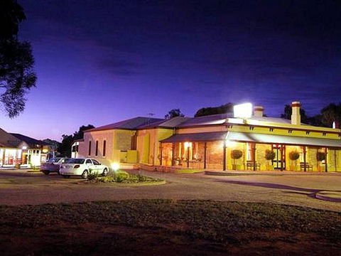 Standpipe Golf Motor Inn - New South Wales Tourism  1