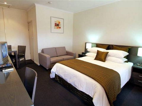 Standpipe Golf Motor Inn - New South Wales Tourism  0