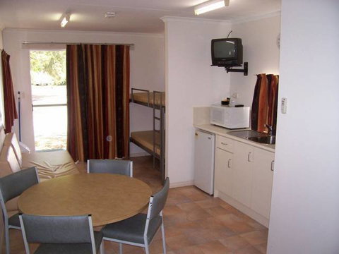 Stuart Caravan & Cabin Park - New South Wales Tourism  2