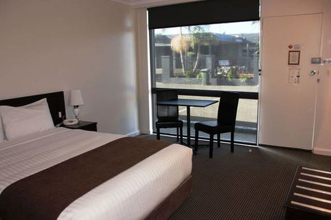 Sunshine Motor Inn - New South Wales Tourism  0