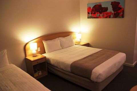 Sunshine Motor Inn - New South Wales Tourism  7