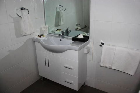 Sunshine Motor Inn - New South Wales Tourism  10