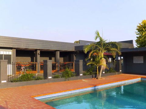 Sunshine Motor Inn - New South Wales Tourism  14