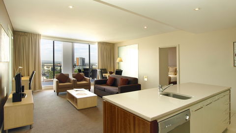 Oaks Embassy Hotel - New South Wales Tourism  6