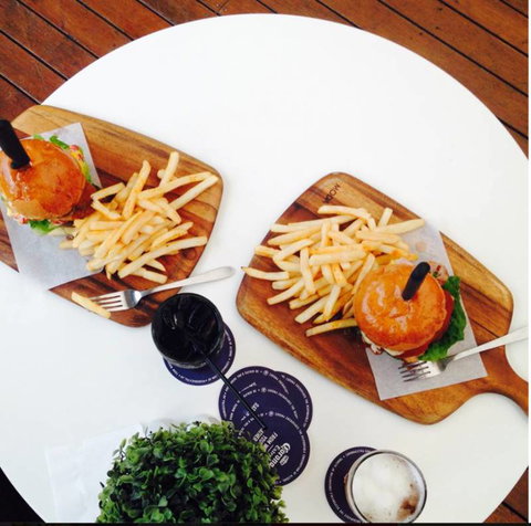 Towradgi Beach Hotel - New South Wales Tourism  1