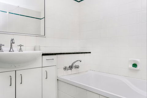 A Summer Cottage - New South Wales Tourism  353