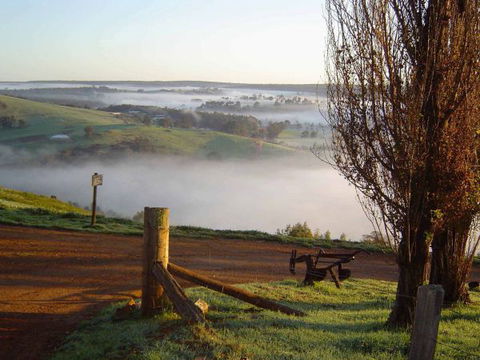 Balingup Heights Hilltop Forest Cottages - New South Wales Tourism  4
