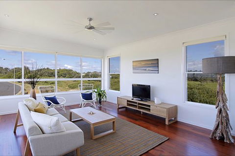 A Summer Cottage - New South Wales Tourism  276