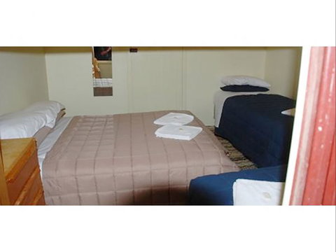 Capertee Royal Hotel - New South Wales Tourism  8