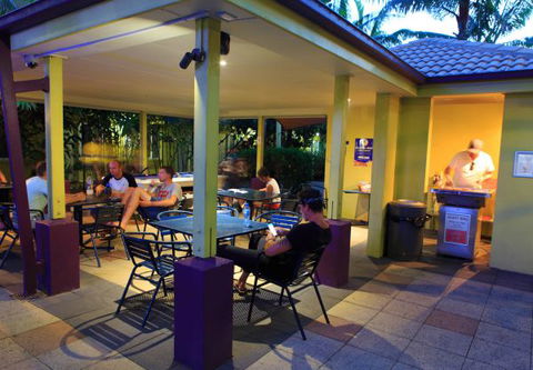 Cairns Central YHA - New South Wales Tourism  11