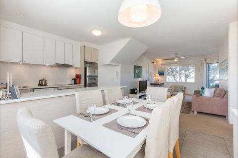 Cottesloe Samsara Apartment - New South Wales Tourism  10