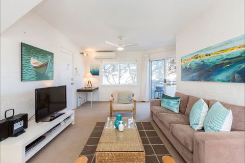 Cottesloe Samsara Apartment - New South Wales Tourism  11