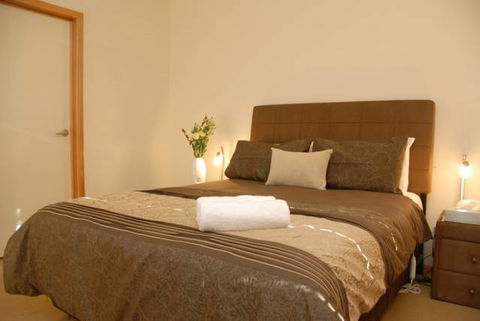 The Lakes Apartments - New South Wales Tourism  0