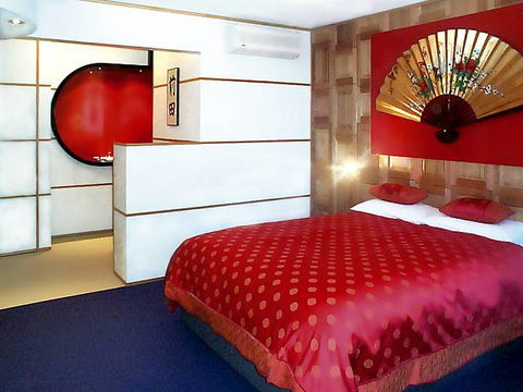 The Retreat At Froog Moore Park - New South Wales Tourism  0