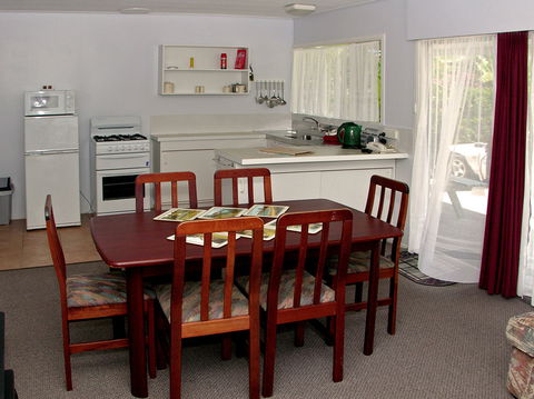 Tudor Apartments - New South Wales Tourism  1