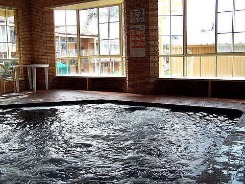 Twofold Bay Motor Inn - New South Wales Tourism  4