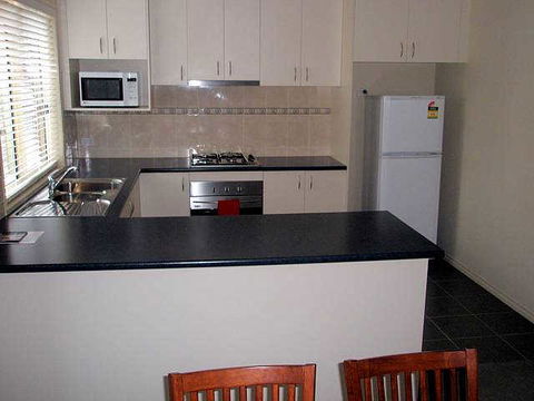 Victoria Lodge Motor Inn & Serviced Apartments - New South Wales Tourism  2
