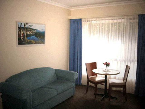 Victoria Lodge Motor Inn & Serviced Apartments - New South Wales Tourism  0