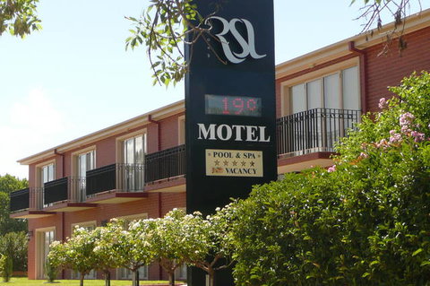 Wagga RSL Club Motel And Apartments - New South Wales Tourism  1
