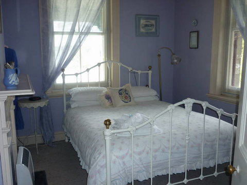 Whalers Cottage B & B - New South Wales Tourism  1