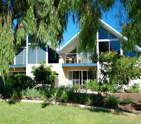 White Sands Holiday Villas - New South Wales Tourism  0