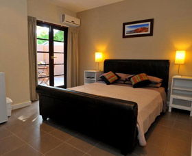 Waikiki Beach Bed And Breakfast - New South Wales Tourism  2