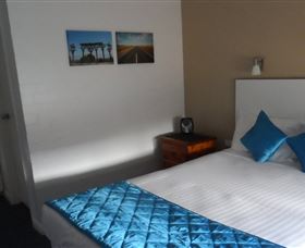 Bidgee Motor Inn - New South Wales Tourism  0