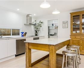 A Summer Cottage - New South Wales Tourism  3