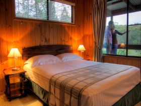 Happy Valley Retreat - New South Wales Tourism  0