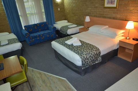 Tropicana Motor Inn - New South Wales Tourism  4