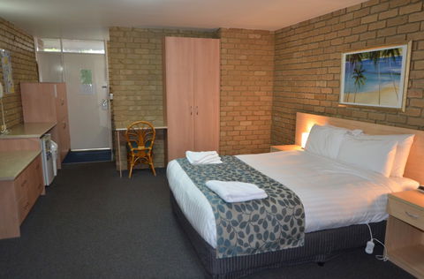 Tropicana Motor Inn - New South Wales Tourism  6